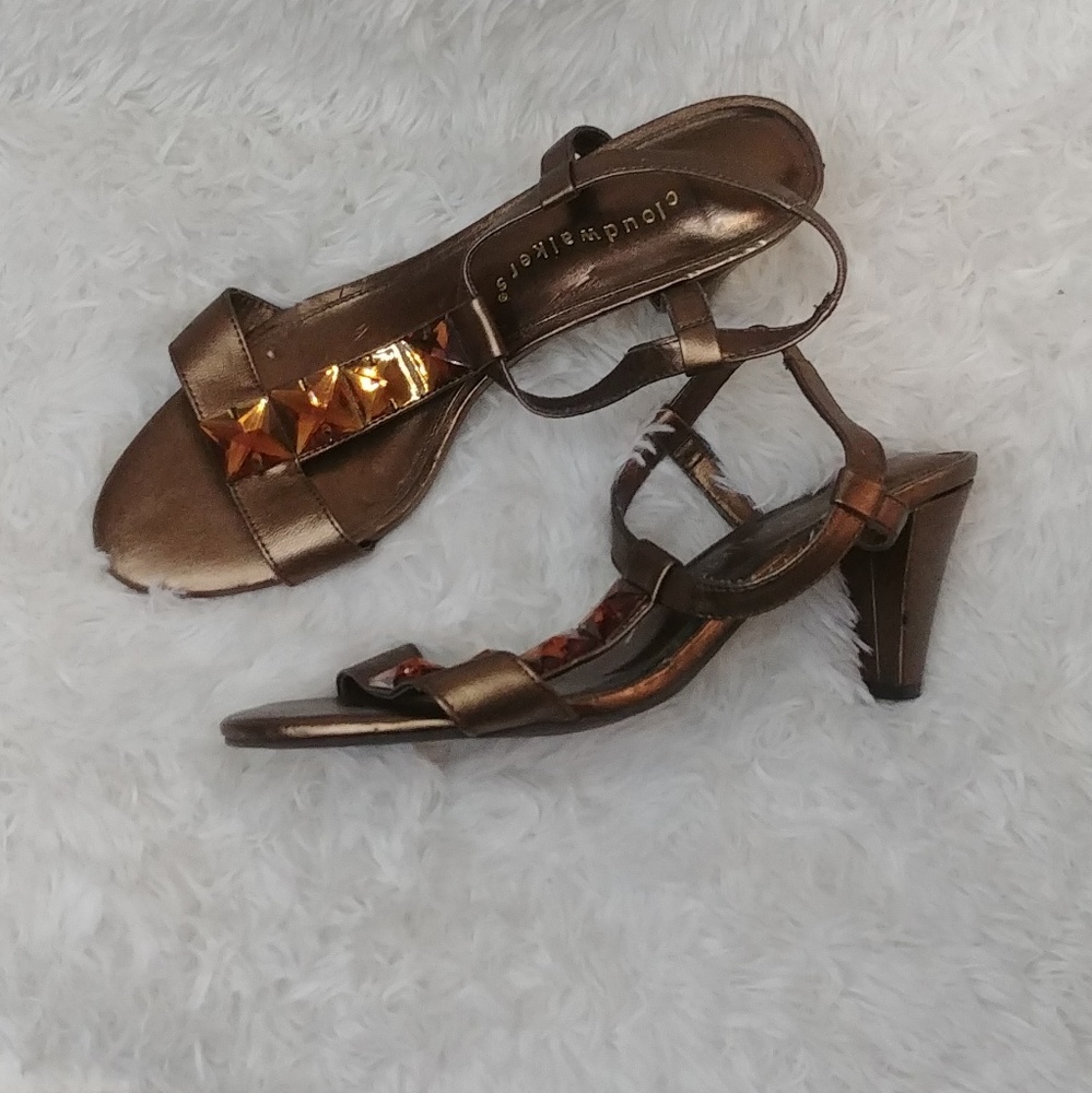 Brown heeled sandles